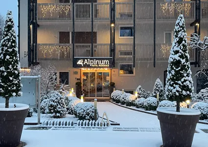 Alpinum Hotel Residence im Schneetreiben – Skiurlaub Ahrntal Südtirol