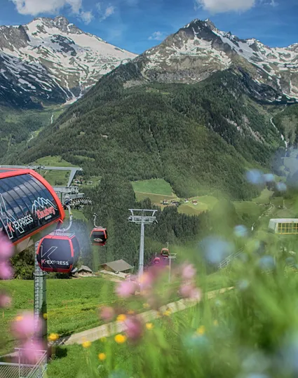K-Express Gondelbahn Klausberg mit Blick ins Ahrntal